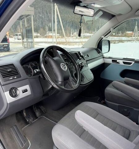 Синий Фольксваген Мультиван, объемом двигателя 2.46 л и пробегом 167 тыс. км за 18500 $, фото 5 на Automoto.ua