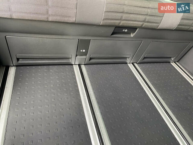 Синій Фольксваген Мультиван, об'ємом двигуна 2.5 л та пробігом 162 тис. км за 15800 $, фото 41 на Automoto.ua