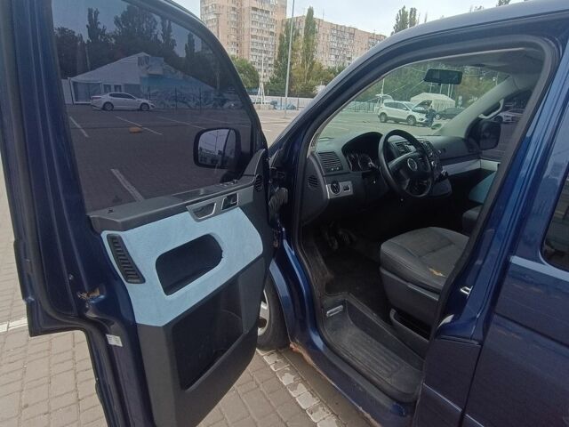 Синий Фольксваген Мультиван, объемом двигателя 2.46 л и пробегом 290 тыс. км за 8500 $, фото 9 на Automoto.ua