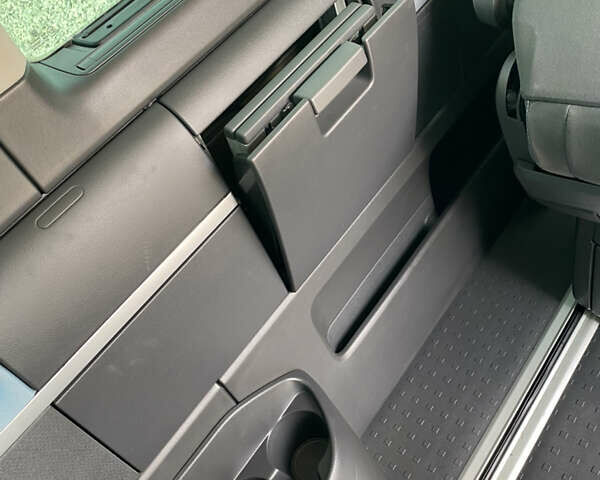 Синій Фольксваген Мультиван, об'ємом двигуна 2.5 л та пробігом 162 тис. км за 15800 $, фото 4 на Automoto.ua