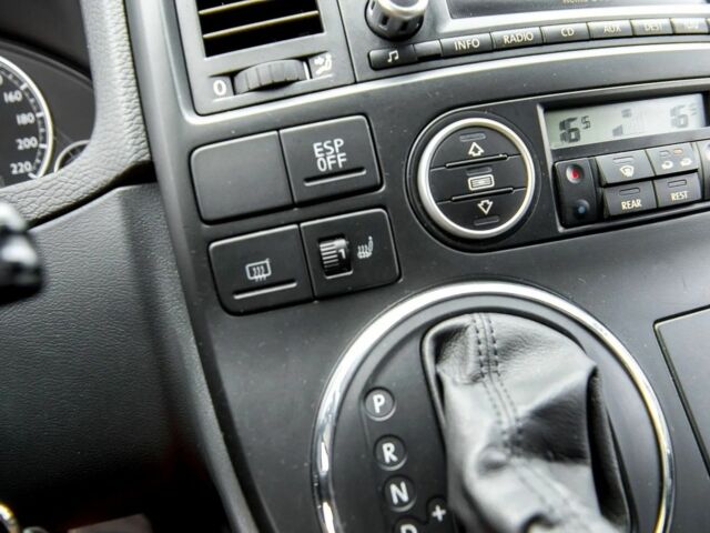 Синій Фольксваген Мультиван, об'ємом двигуна 2.5 л та пробігом 189 тис. км за 7000 $, фото 19 на Automoto.ua