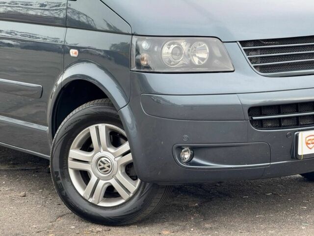 Синій Фольксваген Мультиван, об'ємом двигуна 2.5 л та пробігом 250 тис. км за 14515 $, фото 1 на Automoto.ua