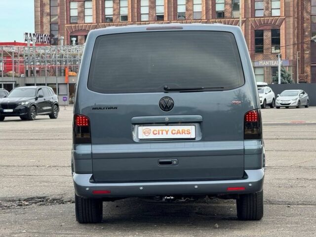 Синій Фольксваген Мультиван, об'ємом двигуна 2.5 л та пробігом 250 тис. км за 14515 $, фото 6 на Automoto.ua