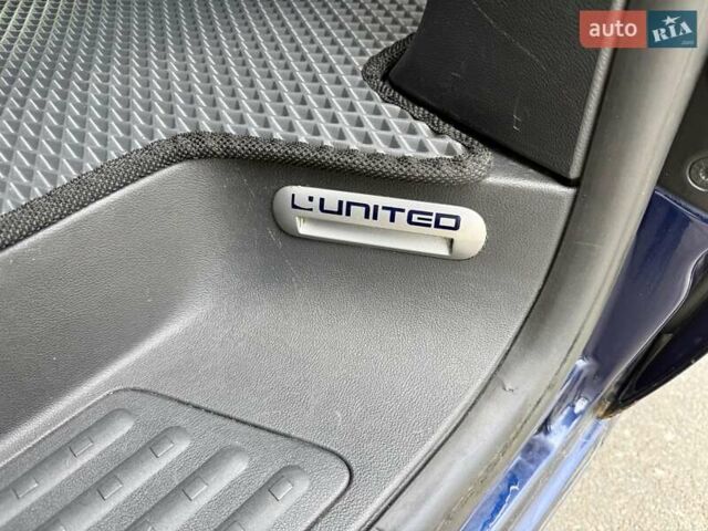 Фольксваген Мультиван 2009 в Одессе на Automoto.ua Синий Фольксваген Мультиван, объемом двигателя 2.5 л и пробегом 190 тыс. км за 17200 $, фото 26 на Automoto.ua