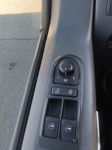 Синий Фольксваген Мультиван, объемом двигателя 1.97 л и пробегом 322 тыс. км за 18500 $, фото 23 на Automoto.ua