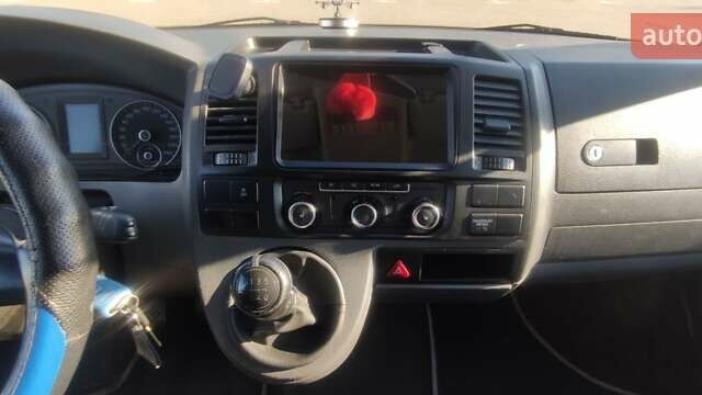 Синий Фольксваген Мультиван, объемом двигателя 1.97 л и пробегом 322 тыс. км за 18500 $, фото 4 на Automoto.ua