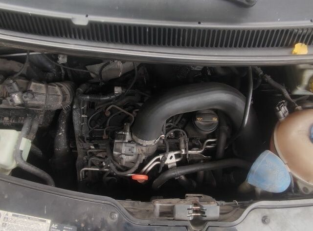 Фольксваген Мультиван 2010 в Броварах на Automoto.ua Синий Фольксваген Мультиван, объемом двигателя 2 л и пробегом 320 тыс. км за 16000 $, фото 5 на Automoto.ua