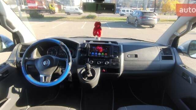 Синий Фольксваген Мультиван, объемом двигателя 1.97 л и пробегом 322 тыс. км за 18500 $, фото 2 на Automoto.ua