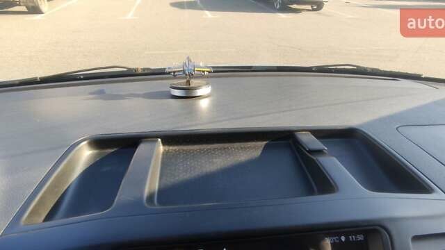 Синий Фольксваген Мультиван, объемом двигателя 1.97 л и пробегом 322 тыс. км за 18500 $, фото 26 на Automoto.ua