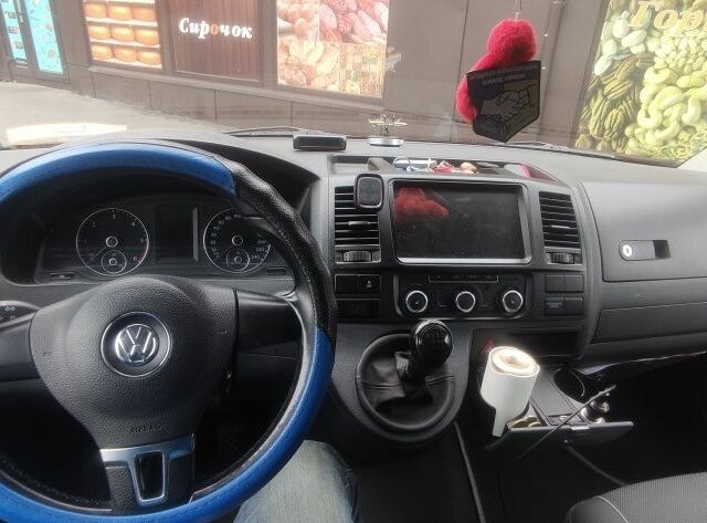 Фольксваген Мультиван 2010 в Броварах на Automoto.ua Синий Фольксваген Мультиван, объемом двигателя 2 л и пробегом 320 тыс. км за 16000 $, фото 9 на Automoto.ua