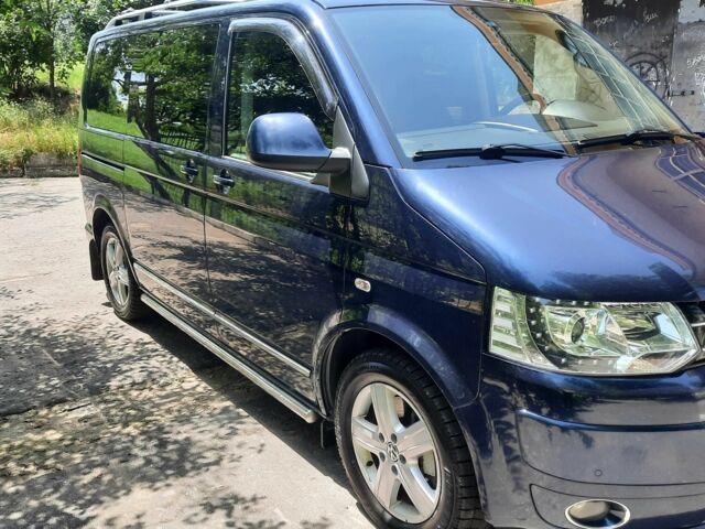 Синій Фольксваген Мультиван, об'ємом двигуна 2 л та пробігом 135 тис. км за 29000 $, фото 2 на Automoto.ua