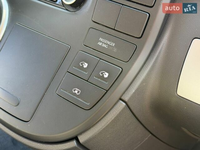 Синій Фольксваген Мультиван, об'ємом двигуна 1.97 л та пробігом 197 тис. км за 23300 $, фото 24 на Automoto.ua