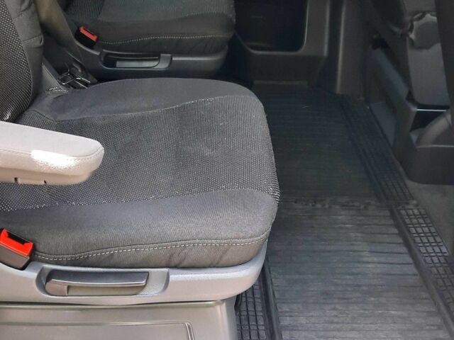 Синій Фольксваген Мультиван, об'ємом двигуна 2 л та пробігом 135 тис. км за 29000 $, фото 9 на Automoto.ua