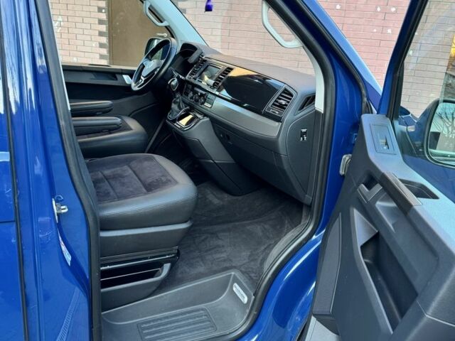 Синій Фольксваген Мультиван, об'ємом двигуна 2 л та пробігом 220 тис. км за 30500 $, фото 6 на Automoto.ua