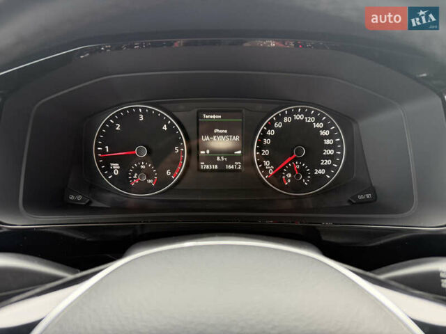 Синій Фольксваген Мультиван, об'ємом двигуна 1.97 л та пробігом 182 тис. км за 39999 $, фото 5 на Automoto.ua