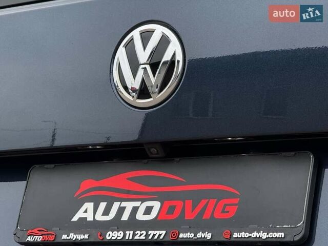 Синій Фольксваген Мультиван, об'ємом двигуна 2 л та пробігом 196 тис. км за 47999 $, фото 23 на Automoto.ua