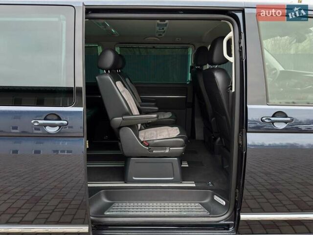 Синій Фольксваген Мультиван, об'ємом двигуна 2 л та пробігом 196 тис. км за 47999 $, фото 66 на Automoto.ua