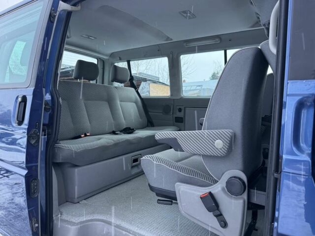 Синий Фольксваген Мультиван, объемом двигателя 2.5 л и пробегом 154 тыс. км за 2652 $, фото 9 на Automoto.ua