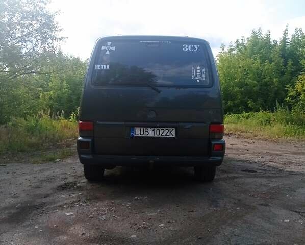 Зеленый Фольксваген Мультиван, объемом двигателя 2.5 л и пробегом 190 тыс. км за 3600 $, фото 14 на Automoto.ua