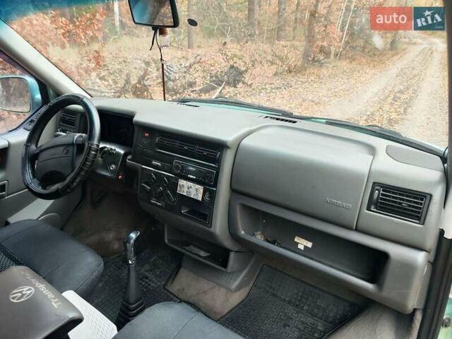 Фольксваген Мультиван 1997 в Сумах на Automoto.ua Зеленый Фольксваген Мультиван, объемом двигателя 2.5 л и пробегом 620 тыс. км за 6750 $, фото 10 на Automoto.ua