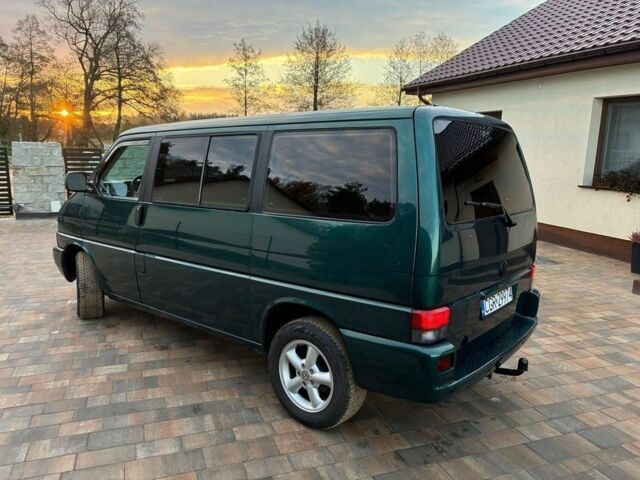 Зелений Фольксваген Мультиван, об'ємом двигуна 2.5 л та пробігом 302 тис. км за 3100 $, фото 3 на Automoto.ua