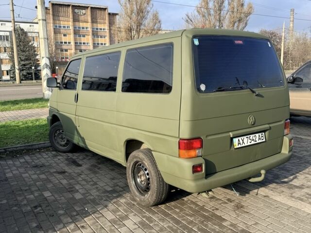 Зелений Фольксваген Мультиван, об'ємом двигуна 2.5 л та пробігом 320 тис. км за 3800 $, фото 4 на Automoto.ua