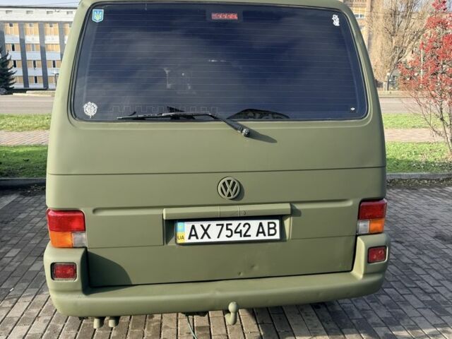 Зелений Фольксваген Мультиван, об'ємом двигуна 2.5 л та пробігом 320 тис. км за 3800 $, фото 3 на Automoto.ua