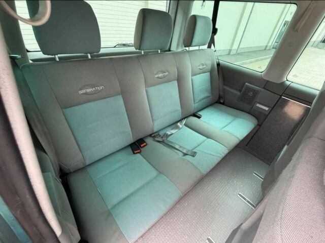 Зеленый Фольксваген Мультиван, объемом двигателя 2.5 л и пробегом 304 тыс. км за 3800 $, фото 11 на Automoto.ua