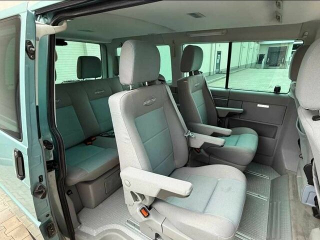 Зеленый Фольксваген Мультиван, объемом двигателя 2.5 л и пробегом 304 тыс. км за 3800 $, фото 12 на Automoto.ua