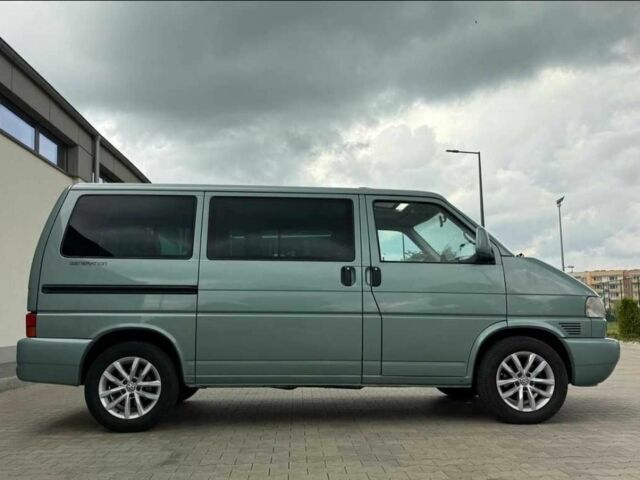 Зеленый Фольксваген Мультиван, объемом двигателя 2.5 л и пробегом 304 тыс. км за 3800 $, фото 4 на Automoto.ua