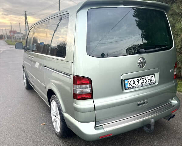 Зеленый Фольксваген Мультиван, объемом двигателя 2.46 л и пробегом 357 тыс. км за 11775 $, фото 6 на Automoto.ua