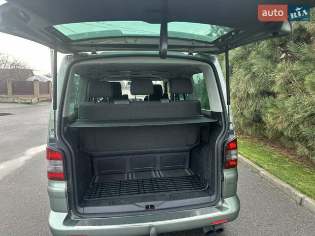 Зеленый Фольксваген Мультиван, объемом двигателя 2.46 л и пробегом 357 тыс. км за 11775 $, фото 7 на Automoto.ua