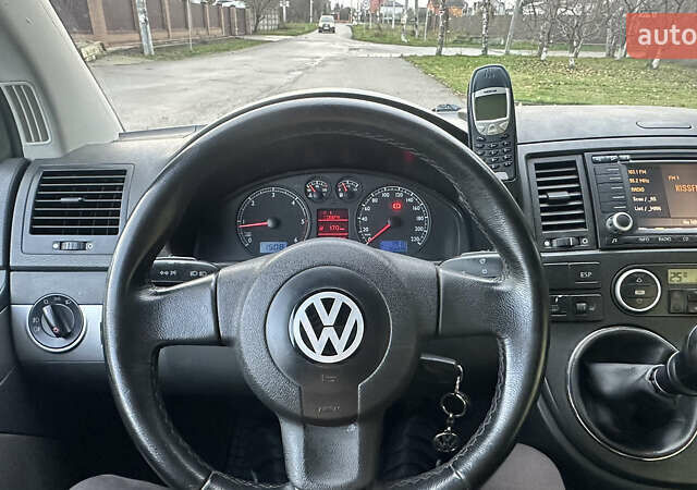 Зеленый Фольксваген Мультиван, объемом двигателя 2.46 л и пробегом 357 тыс. км за 11775 $, фото 15 на Automoto.ua