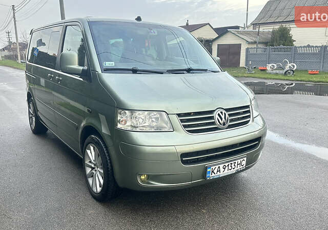 Зеленый Фольксваген Мультиван, объемом двигателя 2.46 л и пробегом 357 тыс. км за 11775 $, фото 4 на Automoto.ua