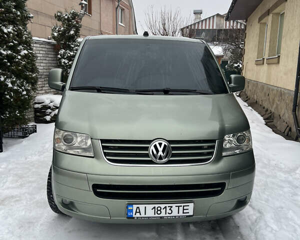 Зеленый Фольксваген Мультиван, объемом двигателя 2.46 л и пробегом 320 тыс. км за 10800 $, фото 3 на Automoto.ua