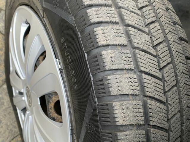 Зелений Фольксваген Мультиван, об'ємом двигуна 2.5 л та пробігом 311 тис. км за 5350 $, фото 20 на Automoto.ua