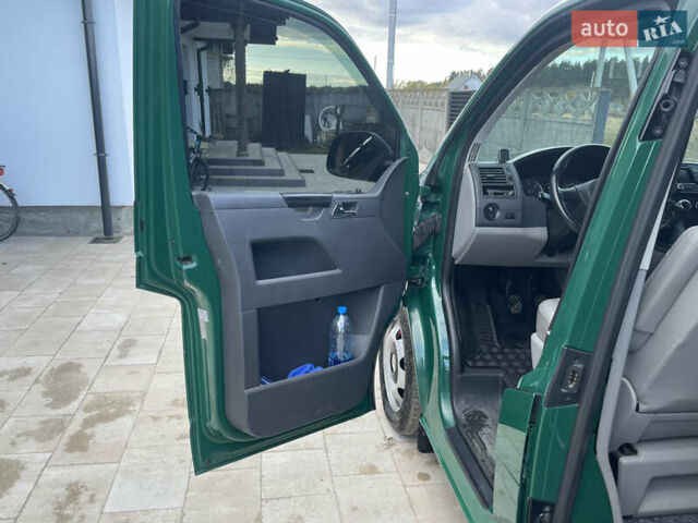 Зеленый Фольксваген Мультиван, объемом двигателя 1.98 л и пробегом 334 тыс. км за 14700 $, фото 6 на Automoto.ua
