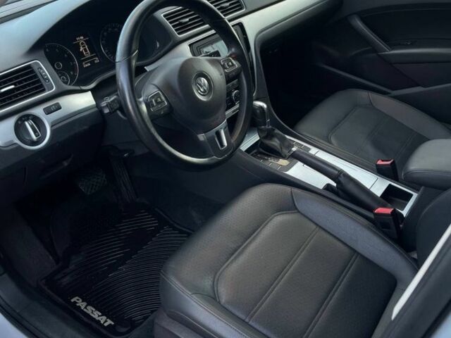 Сірий Фольксваген Параті, об'ємом двигуна 2.5 л та пробігом 63 тис. км за 11500 $, фото 5 на Automoto.ua