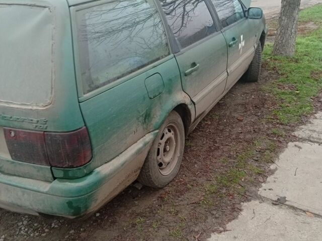 Зеленый Фольксваген Парати, объемом двигателя 0 л и пробегом 350 тыс. км за 946 $, фото 1 на Automoto.ua