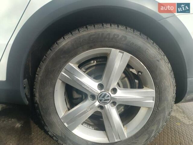 Белый Фольксваген Пассат Альтрак, объемом двигателя 2 л и пробегом 333 тыс. км за 12000 $, фото 20 на Automoto.ua