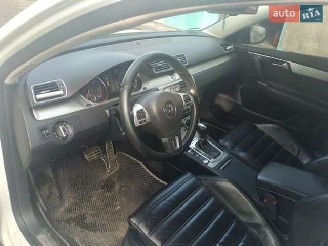 Белый Фольксваген Пассат Альтрак, объемом двигателя 2 л и пробегом 333 тыс. км за 12000 $, фото 14 на Automoto.ua