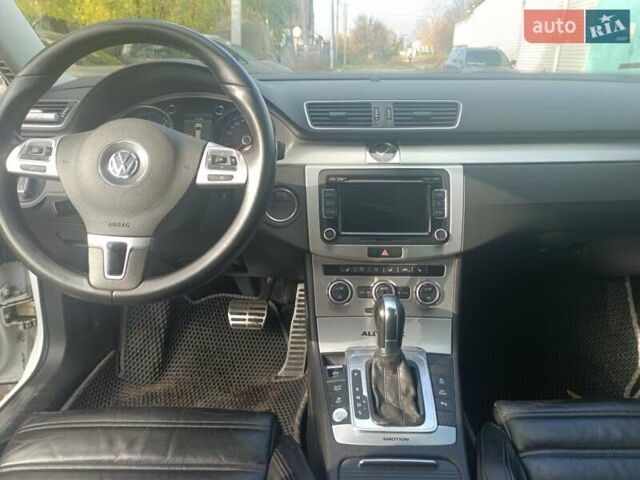 Белый Фольксваген Пассат Альтрак, объемом двигателя 2 л и пробегом 333 тыс. км за 12000 $, фото 12 на Automoto.ua