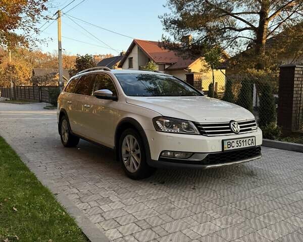 Белый Фольксваген Пассат Альтрак, объемом двигателя 1.97 л и пробегом 381 тыс. км за 12600 $, фото 1 на Automoto.ua