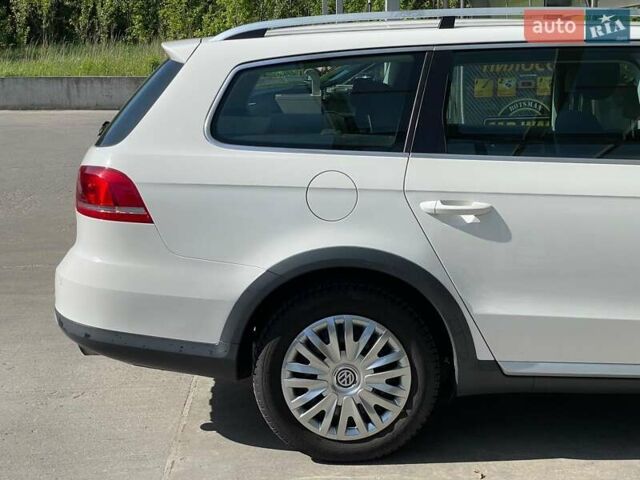 Белый Фольксваген Пассат Альтрак, объемом двигателя 2 л и пробегом 180 тыс. км за 11490 $, фото 7 на Automoto.ua