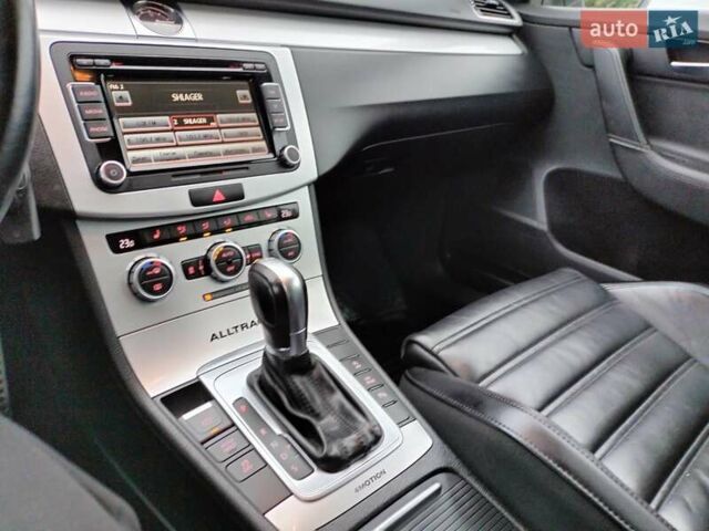 Білий Фольксваген Пассат Альтрак, об'ємом двигуна 2 л та пробігом 246 тис. км за 12999 $, фото 66 на Automoto.ua