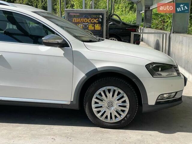 Белый Фольксваген Пассат Альтрак, объемом двигателя 2 л и пробегом 180 тыс. км за 11490 $, фото 8 на Automoto.ua