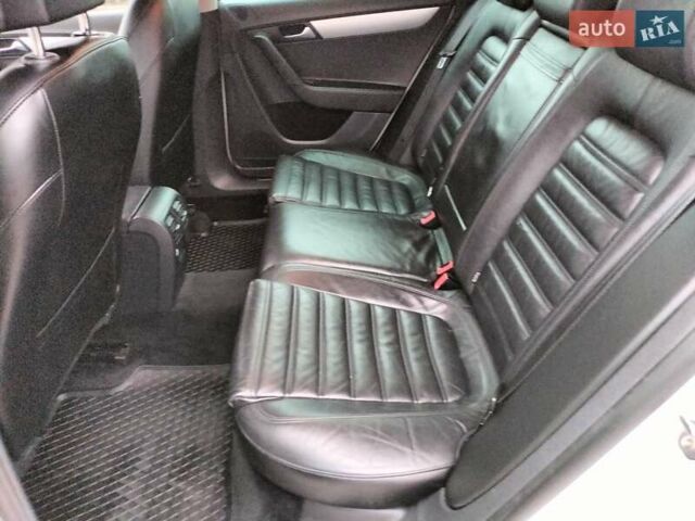 Білий Фольксваген Пассат Альтрак, об'ємом двигуна 2 л та пробігом 246 тис. км за 12999 $, фото 97 на Automoto.ua