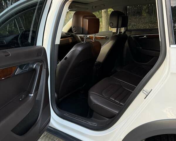 Белый Фольксваген Пассат Альтрак, объемом двигателя 1.97 л и пробегом 381 тыс. км за 12600 $, фото 9 на Automoto.ua