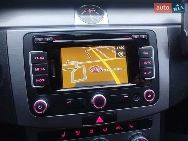 Белый Фольксваген Пассат Альтрак, объемом двигателя 2 л и пробегом 298 тыс. км за 8600 $, фото 7 на Automoto.ua