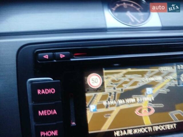 Белый Фольксваген Пассат Альтрак, объемом двигателя 2 л и пробегом 298 тыс. км за 8600 $, фото 5 на Automoto.ua